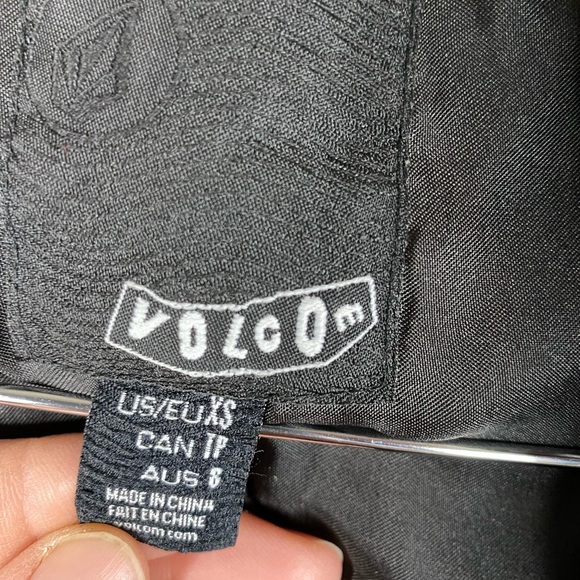 Women’s Volcom plaid jacket in size XS - Picture 4 of 8